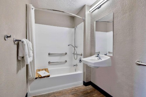 Motel 6-Anaheim CA - Fullerton East - image 20