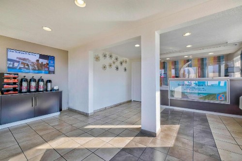 Motel 6-Anaheim CA - Fullerton East - image 26