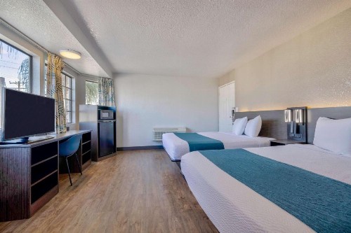 Motel 6-Anaheim CA - Fullerton East - image 32