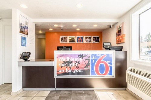 Motel 6-Anaheim CA - Fullerton East - image 6