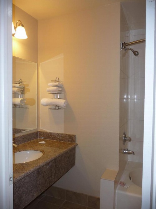 Rainbow Inn - image 2
