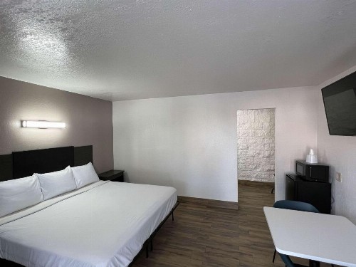 Motel 6-Orange CA - Anaheim - image 16