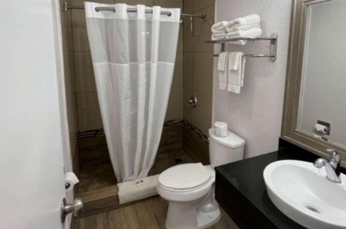 Motel 6-Orange CA - Anaheim - image 17