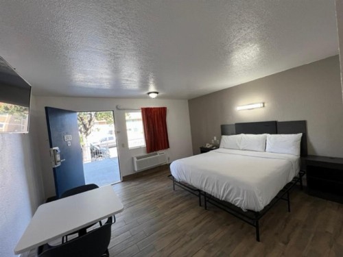 Motel 6-Orange CA - Anaheim - image 33