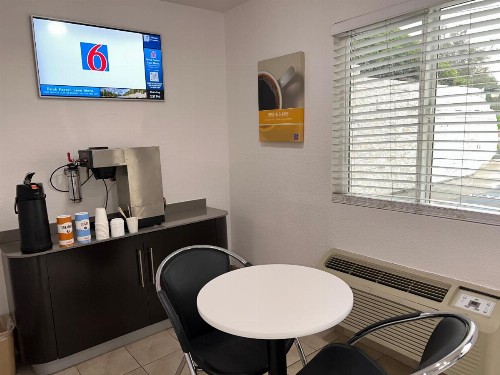 Motel 6-Orange CA - Anaheim - image 48