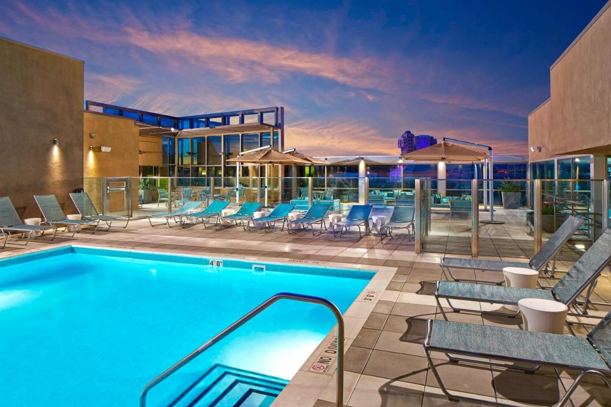 SpringHill Suites by Marriott at Anaheim Resort Area/Convention Center - image 3