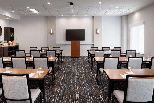 Hyatt Place at Anaheim Resort / Convention Center - image 11