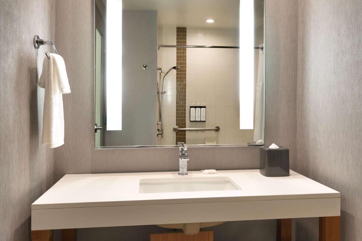 Hyatt Place at Anaheim Resort / Convention Center - image 5