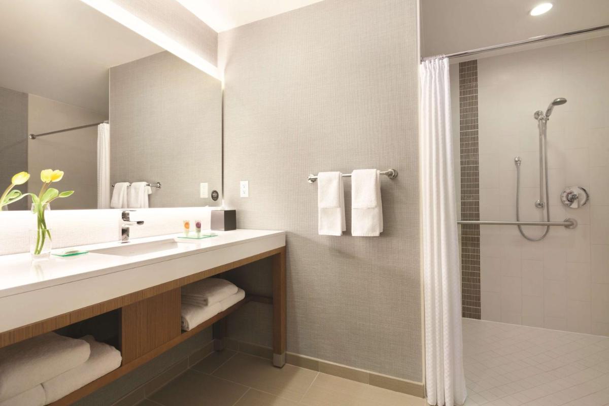Hyatt Place at Anaheim Resort / Convention Center - image 6