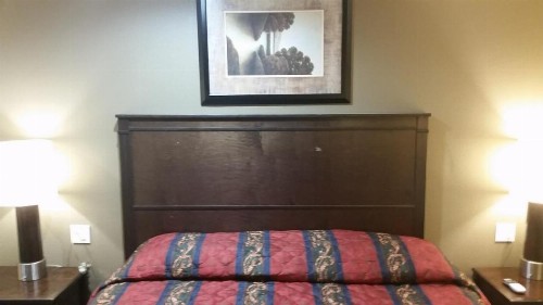 Anaheim Lodge - image 12