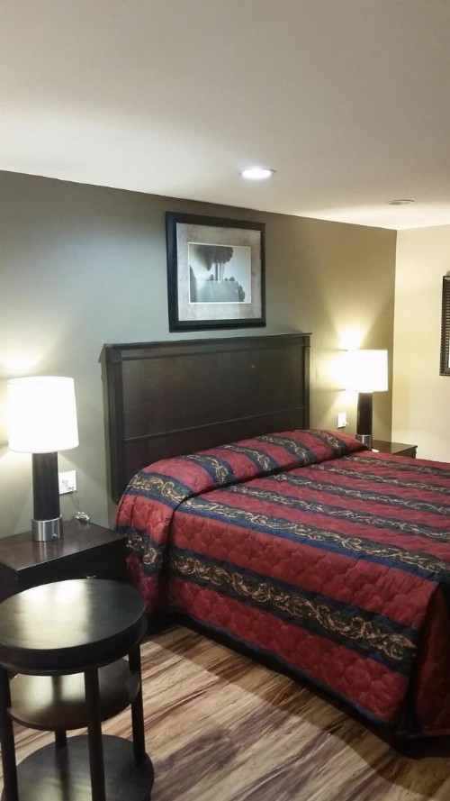 Anaheim Lodge - image 6