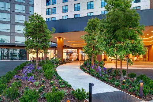 Hilton Garden Inn Anaheim Resort - image 2