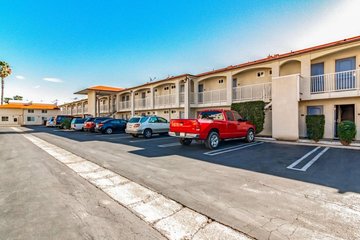 Motel 6-Anaheim CA - main image