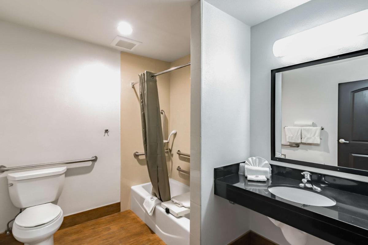 Motel 6-Anaheim CA - image 4