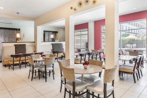 Holiday Inn Express & Suites Anaheim Resort Area an IHG Hotel - image 12