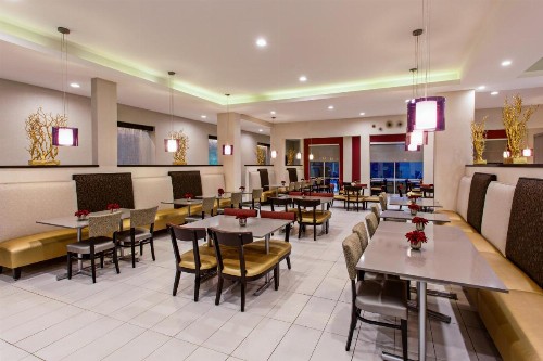 Holiday Inn Express & Suites Anaheim Resort Area an IHG Hotel - image 18