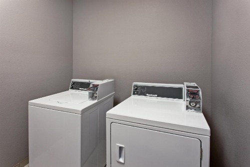 Holiday Inn Express & Suites Anaheim Resort Area an IHG Hotel - image 19
