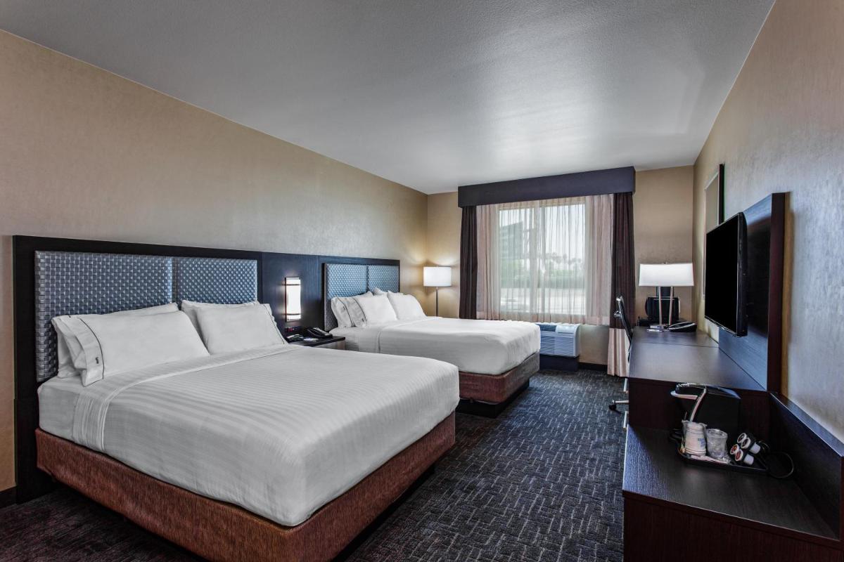 Holiday Inn Express & Suites Anaheim Resort Area an IHG Hotel - image 3