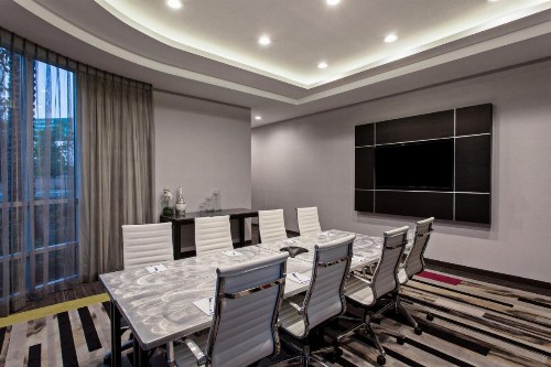 Holiday Inn Express & Suites Anaheim Resort Area an IHG Hotel - image 35