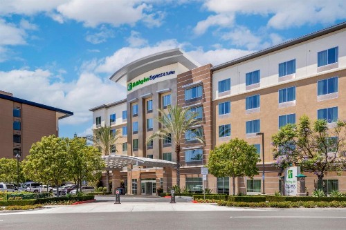 Holiday Inn Express & Suites Anaheim Resort Area an IHG Hotel - image 43