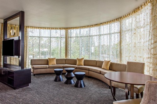 Holiday Inn Express & Suites Anaheim Resort Area an IHG Hotel - image 46