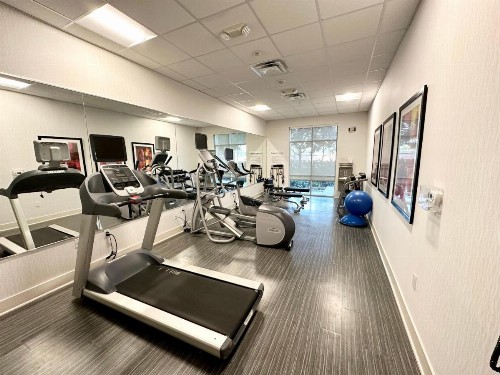 Holiday Inn Express & Suites Anaheim Resort Area an IHG Hotel - image 8