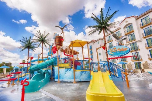 Courtyard by Marriott Anaheim Theme Park Entrance - image 2