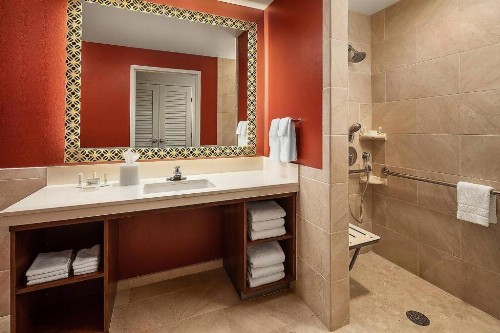 Courtyard by Marriott Anaheim Theme Park Entrance - image 28