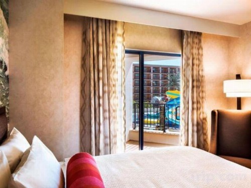 Courtyard by Marriott Anaheim Theme Park Entrance - image 35