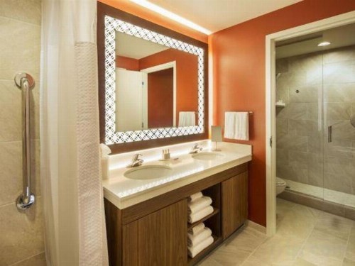 Courtyard by Marriott Anaheim Theme Park Entrance - image 38
