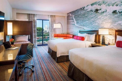 Courtyard by Marriott Anaheim Theme Park Entrance - image 41