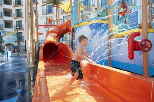 Courtyard by Marriott Anaheim Theme Park Entrance - image 6