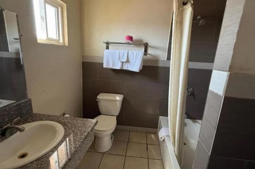 Robinhood Motel - image 13