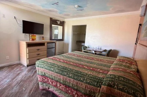 Robinhood Motel - image 6