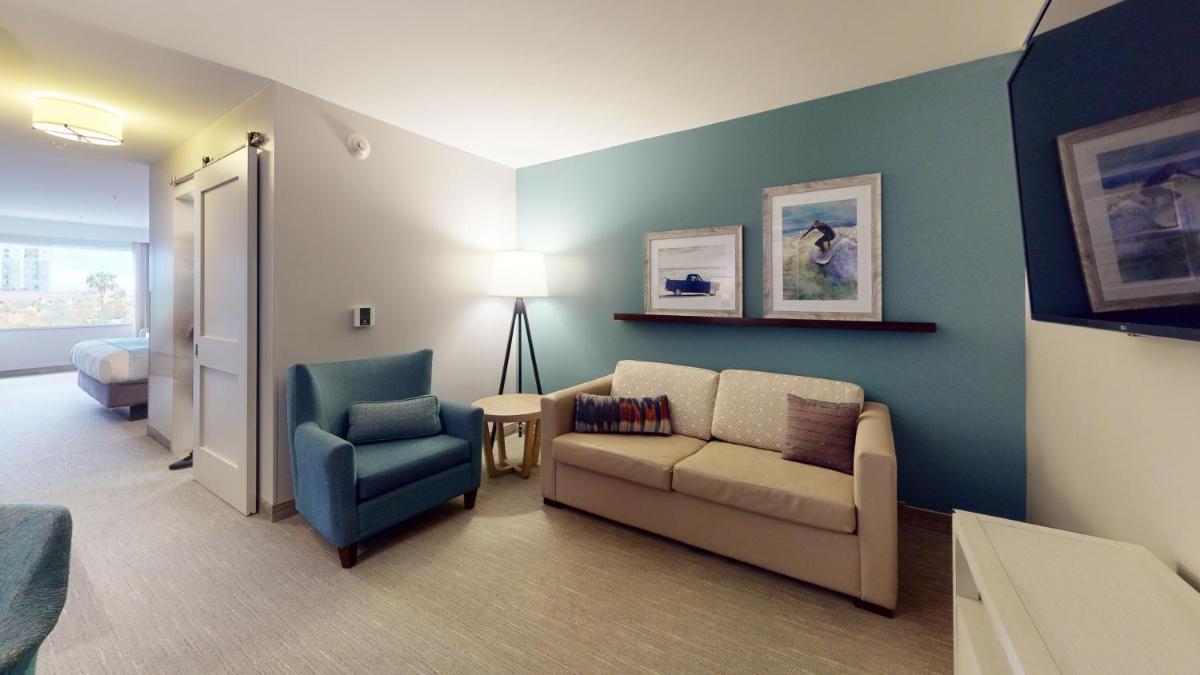 SunCoast Hotel Anaheim Tapestry Collection by Hilton - image 2