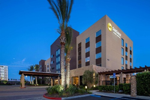 SunCoast Hotel Anaheim Tapestry Collection by Hilton - image 27