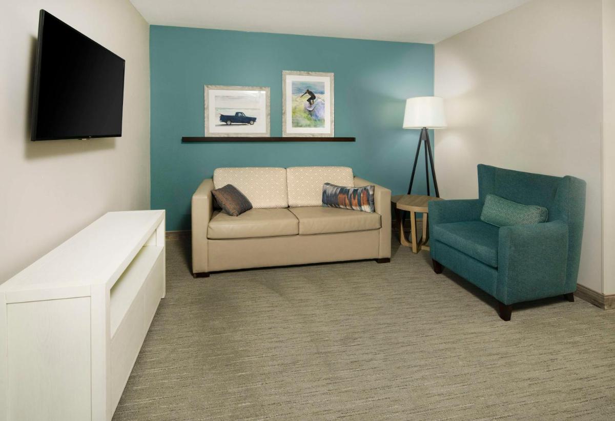 SunCoast Hotel Anaheim Tapestry Collection by Hilton - image 7