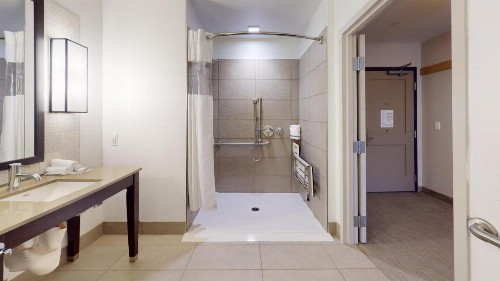 SunCoast Hotel Anaheim Tapestry Collection by Hilton - image 8