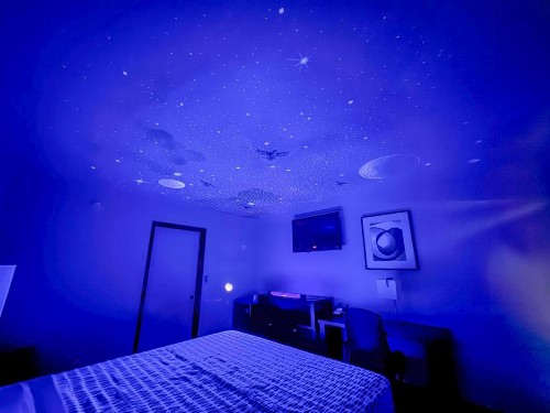 Super 7 Motel - image 6