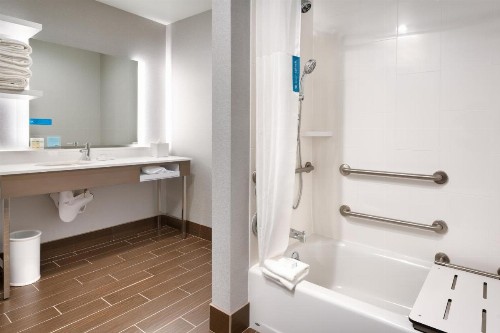Hampton Inn & Suites Anaheim Resort Convention Center - image 16