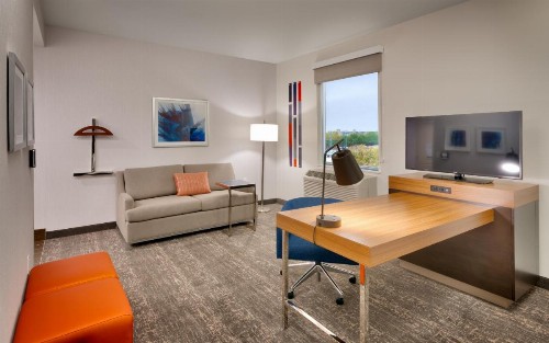 Hampton Inn & Suites Anaheim Resort Convention Center - image 24
