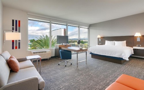 Hampton Inn & Suites Anaheim Resort Convention Center - image 25