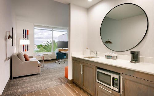 Hampton Inn & Suites Anaheim Resort Convention Center - image 33