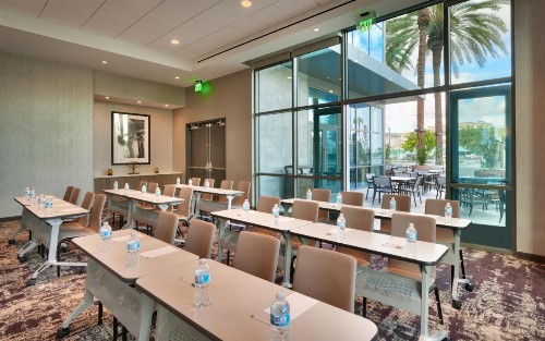Hampton Inn & Suites Anaheim Resort Convention Center - image 36
