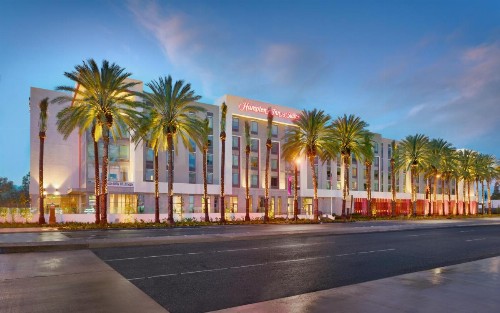 Hampton Inn & Suites Anaheim Resort Convention Center - image 42
