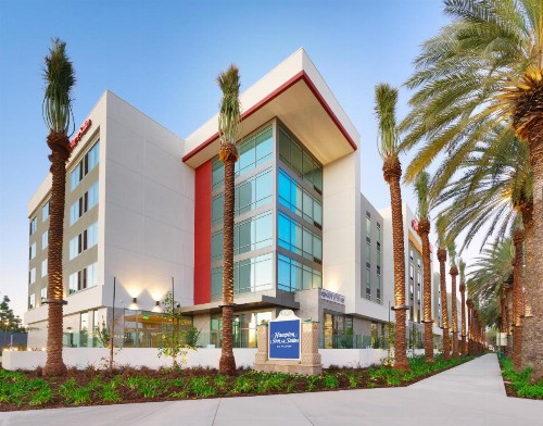 Hampton Inn & Suites Anaheim Resort Convention Center - image 48