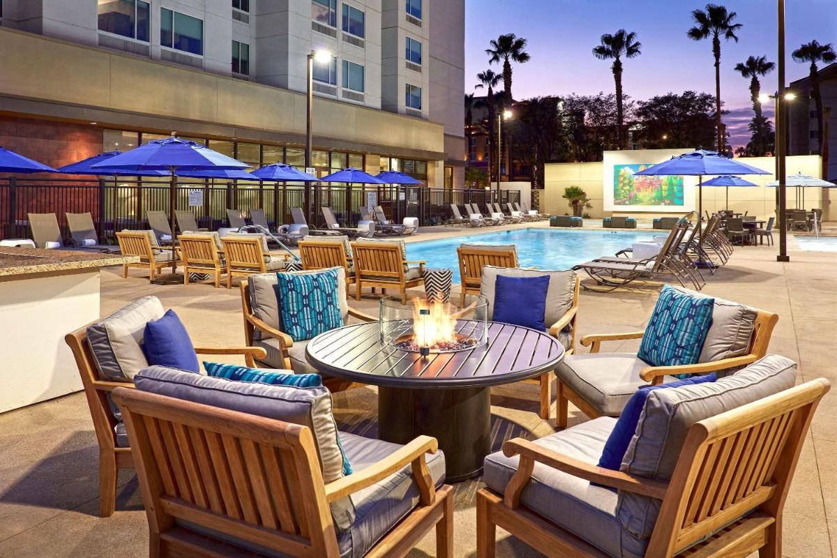 Cambria Hotel Anaheim Resort Area - image 2