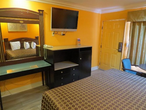 Calico Motel - image 7