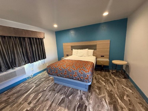 Travel Inn Motel - image 21