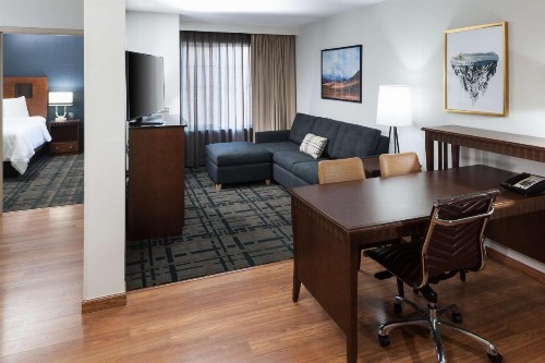 Embassy Suites Anchorage - image 17